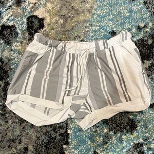 Lululemon Play All Day shorts size 6